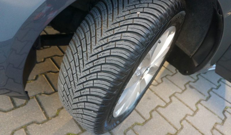 
								Cosmo*1.4*100KM*49000km*serwisowany w ASO full									