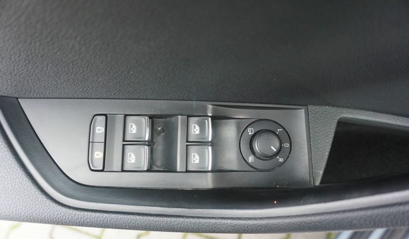 
								bi-xenon*panorama*kamera*navi*190KM*DSG full									