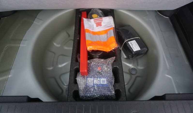 
								Cosmo*1.4*120KM*48000km*serwisowany w ASO full									