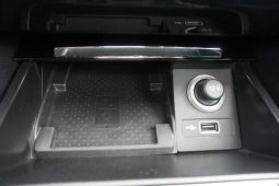 
										bi-xenon*panorama*kamera*navi*190KM*DSG full									