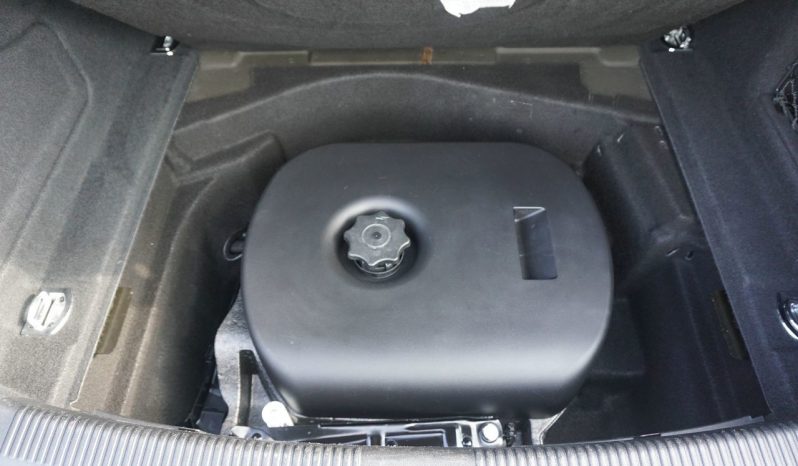 
								bogate wyposażenie*kamera*navi*2.0 TDI*190KM*DSG full									