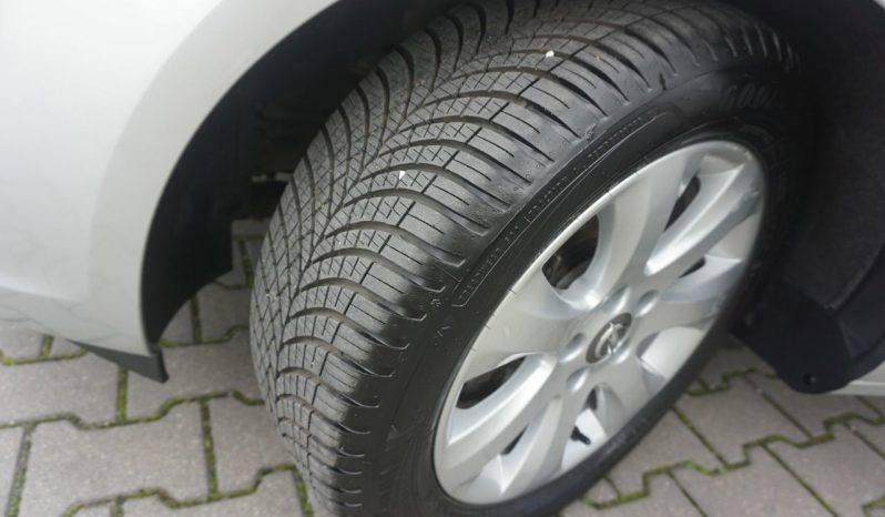 
								Cosmo*1.4*120KM*48000km*serwisowany w ASO full									