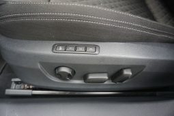 
										bi-xenon*panorama*kamera*navi*190KM*DSG full									