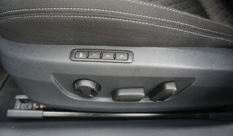 
								bi-xenon*panorama*kamera*navi*190KM*DSG full									