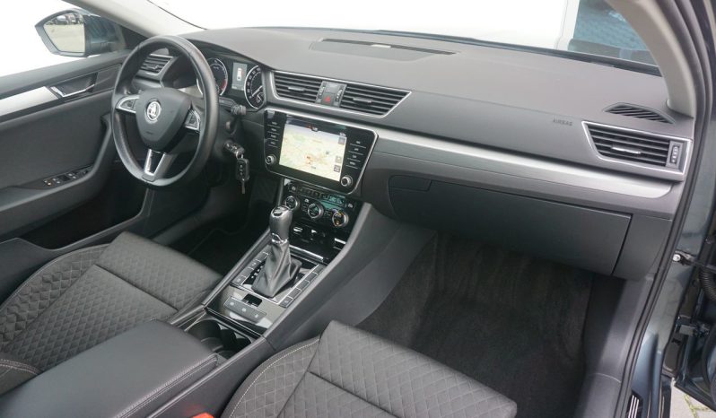 
								bi-xenon*panorama*kamera*navi*190KM*DSG full									