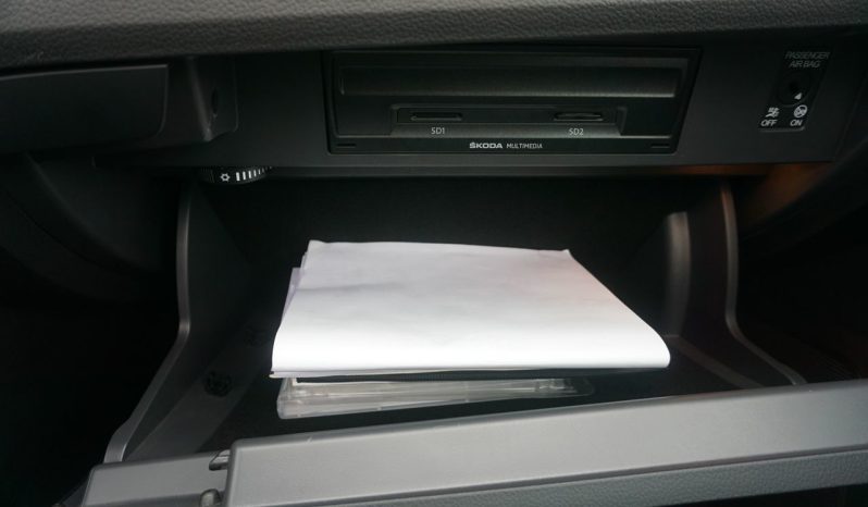 
								bi-xenon*panorama*kamera*navi*190KM*DSG full									