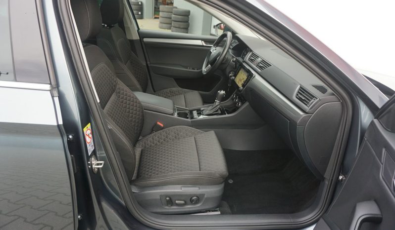 
								bi-xenon*panorama*kamera*navi*190KM*DSG full									