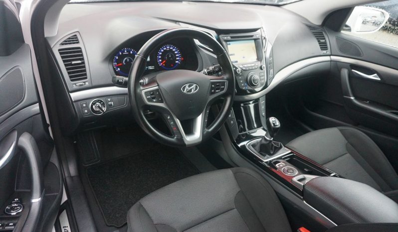 
								1.6 GDI*120000km*Xenon*Kamera*Navi* full									