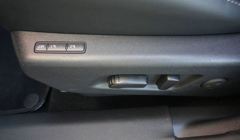 
								Tekna+*108000km*navi*kamera*panorama*160KM* full									