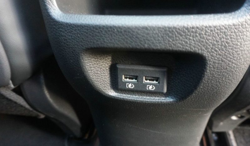 
								Tekna+*108000km*navi*kamera*panorama*160KM* full									